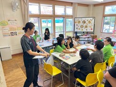 鍛治児童館での函館子ども会議のグループでの意見交流の様子