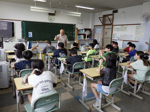 海洋プラスチック問題の講話の写真